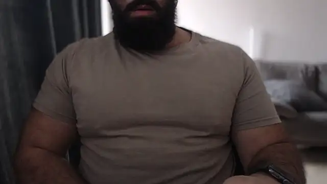 hugemachohandsome online show from November 2025 01:44:02 PM