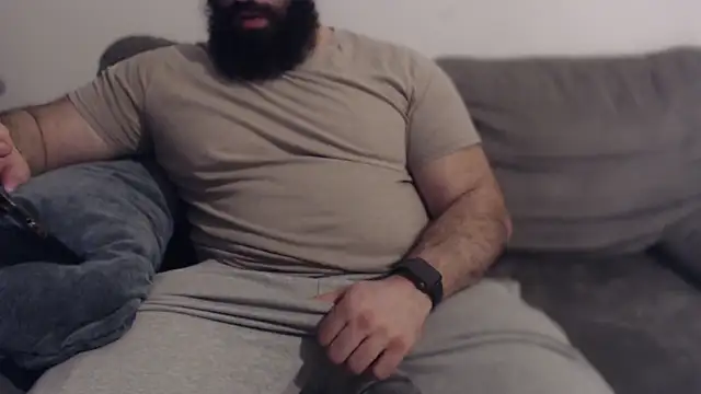 hugemachohandsome online show from April 2026 07:58:01 PM