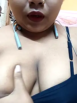 Sophiaboudi online show from February 2025 05:37:01 PM