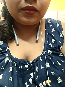 Sophiaboudi online show from February 2025 05:28:01 PM