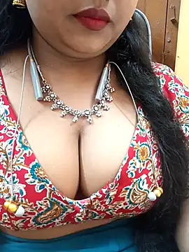 Sophiaboudi online show from September 2025 04:32:02 PM