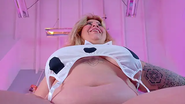 Miss Pawi online show from February 2026 09:24:01 PM