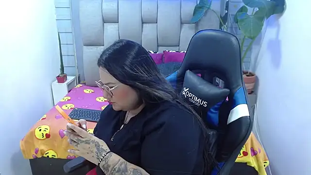 evelin zaens online show from July 2026 03:34:02 AM