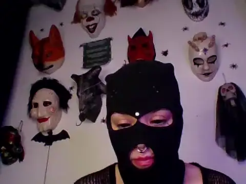 Snapshot of FeticheMacabre chatting on December 2024 12:42:02 AM FeticheMacabre online show from December 2024 12:42:02 AM