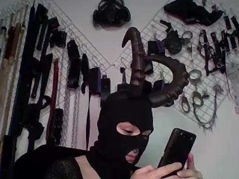 Snapshot of FeticheMacabre chatting on January 2025 10:37:02 PM FeticheMacabre online show from January 2025 10:37:02 PM