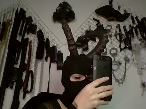 Snapshot of FeticheMacabre chatting on January 2025 02:47:01 AM FeticheMacabre online show from January 2025 02:47:01 AM