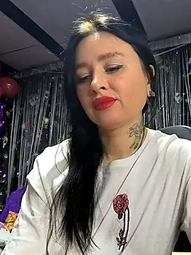 Snapshot of KikiXRed chatting on February 2026 06:42:01 AM KikiXRed online show from February 2026 06:42:01 AM