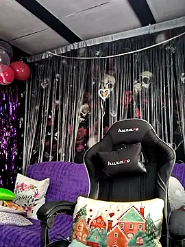 Snapshot of KikiXRed chatting on February 2026 06:14:02 AM KikiXRed online show from February 2026 06:14:02 AM