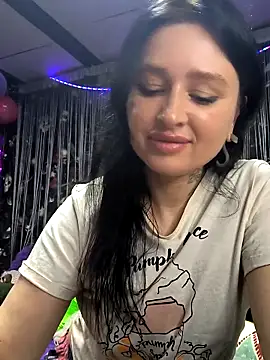 Snapshot of KikiXRed chatting on March 2026 05:31:02 AM KikiXRed online show from March 2026 05:31:02 AM