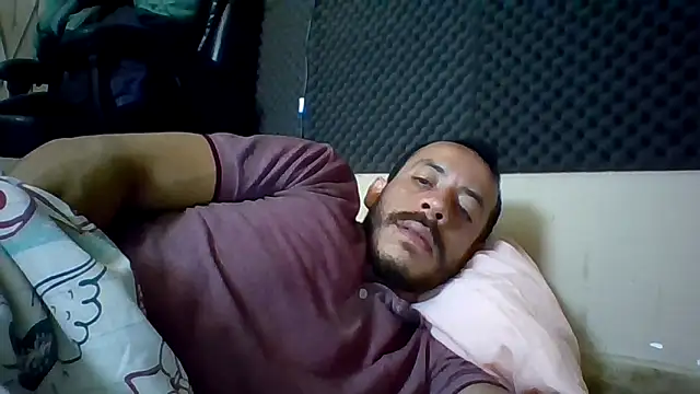 Snapshot of MachoScorpionCaralho chatting on April 2026 12:21:02 PM MachoScorpionCaralho online show from April 2026 12:21:02 PM