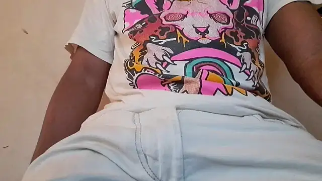 Snapshot of royblackbigpvt chatting on October 2025 05:14:01 PM royblackbigpvt online show from October 2025 05:14:01 PM