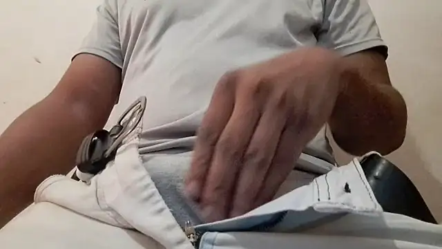 Snapshot of royblackbigpvt chatting on November 2025 05:46:01 PM royblackbigpvt online show from November 2025 05:46:01 PM