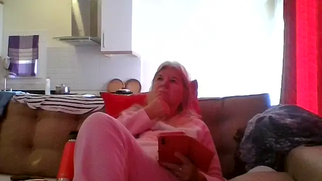 TrustfulVampire1 online show from December 2025 06:10:01 AM