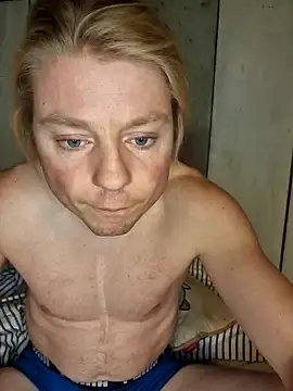 Snapshot of Tobias112cc chatting on November 2025 08:10:01 PM Tobias112cc online show from November 2025 08:10:01 PM