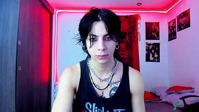 Snapshot of dussk_ chatting on December 2024 06:59:01 AM dussk online show from December 2024 06:59:01 AM