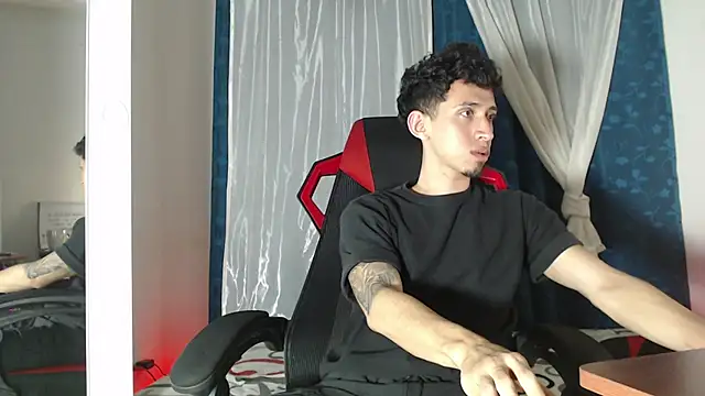 Snapshot of stevenSEX123 chatting on November 2025 05:07:01 AM stevenSEX123 online show from November 2025 05:07:01 AM