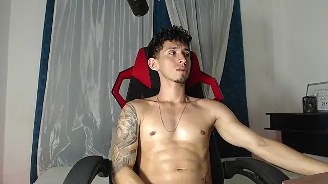 Snapshot of stevenSEX123 chatting on November 2025 03:38:01 AM stevenSEX123 online show from November 2025 03:38:01 AM