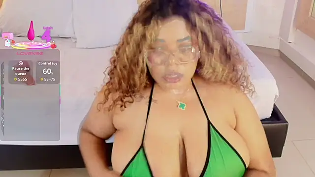  nickypurple  online show from October 2025 07:32:01 PM