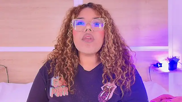  nickypurple  online show from February 2026 01:43:01 PM