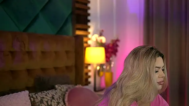 Snapshot of SophieBoobsX chatting on November 2025 06:01:01 AM SophieBoobsX online show from November 2025 06:01:01 AM