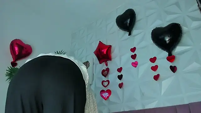 Hellen Sky online show from March 2026 07:02:02 PM