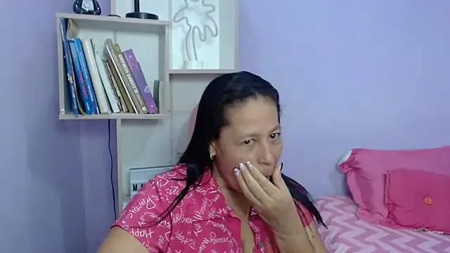 Snapshot of mature_martina chatting on October 2025 10:14:02 PM mature martina online show from October 2025 10:14:02 PM