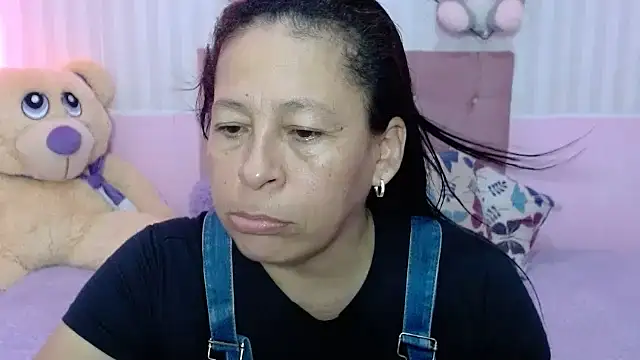 Snapshot of mature_martina chatting on November 2025 05:56:01 PM mature martina online show from November 2025 05:56:01 PM