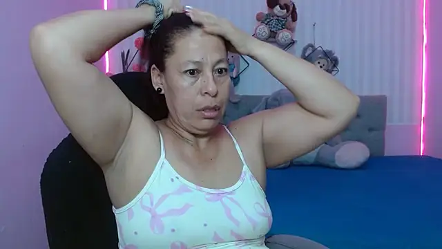 mature martina online show from May 2026 11:06:02 AM