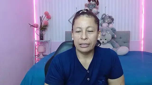 mature martina online show from May 2026 10:37:01 PM