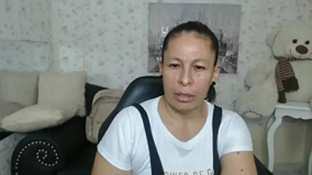 mature martina online show from June 2026 10:00:01 PM