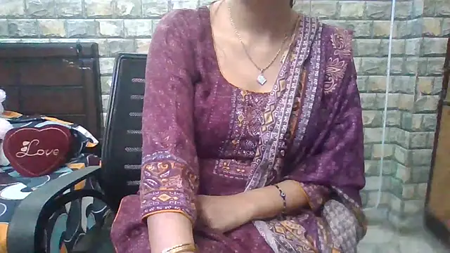 Snapshot of Sexy_iknoor chatting on November 2025 04:33:02 AM Sexy iknoor online show from November 2025 04:33:02 AM