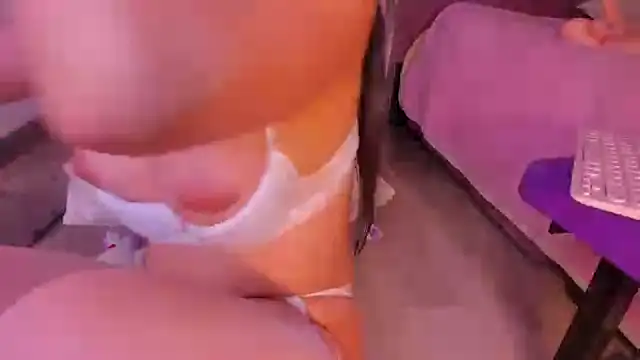 Snapshot of isa_red_hair chatting on February 2025 11:22:02 AM isa red hair online show from February 2025 11:22:02 AM