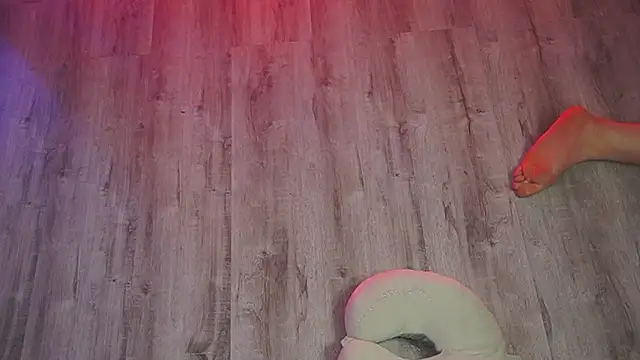 isa red hair online show from February 2026 01:37:01 AM