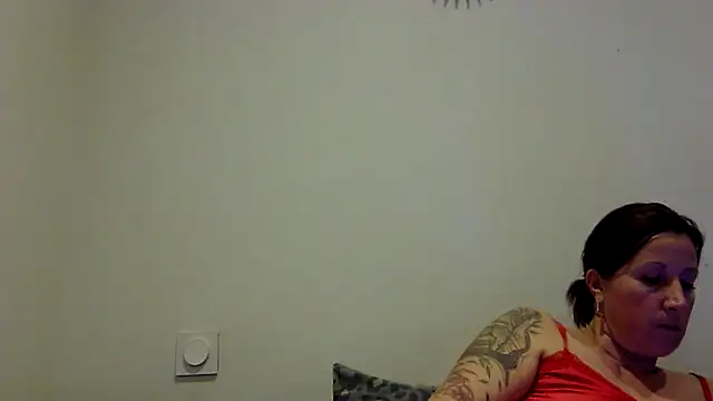 feline27 online show from November 2025 10:21:02 PM