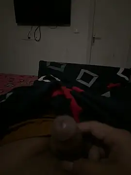 Snapshot of yourheroforfun chatting on February 2025 10:43:02 PM yourheroforfun online show from February 2025 10:43:02 PM