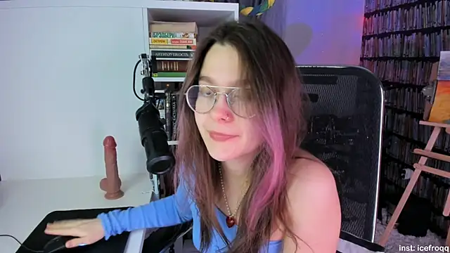 Snapshot of icefroqq chatting on February 2025 10:42:02 PM icefroqq online show from February 2025 10:42:02 PM