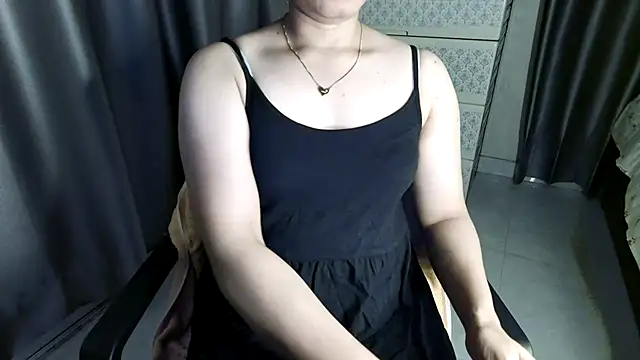 Snapshot of Sima--Roy chatting on June 2026 05:27:02 PM Sima--Roy online show from June 2026 05:27:02 PM