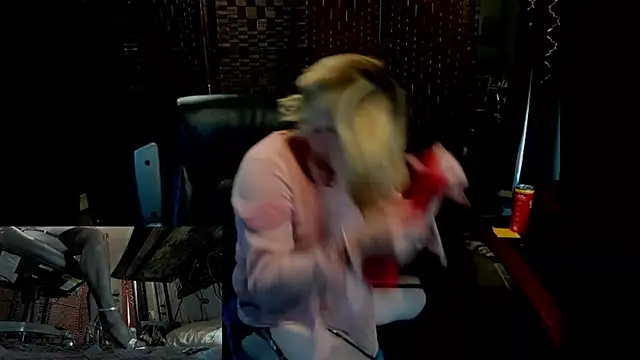 CharlotteAshton online show from June 2026 02:43:02 PM