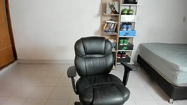 imtonny19 online show from December 2025 01:11:01 AM