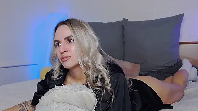 SofiJames online show from December 2025 06:54:02 AM