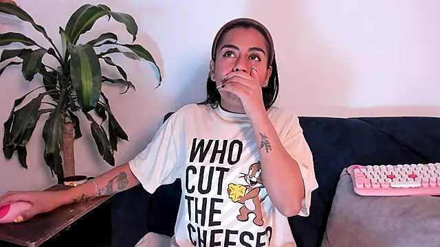 Snapshot of im_amber chatting on October 2025 02:05:01 PM im amber online show from October 2025 02:05:01 PM