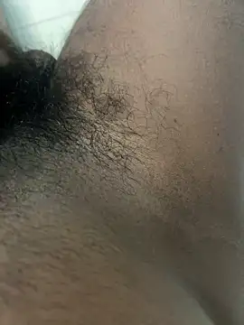 Yurt000 online show from November 2025 03:23:02 PM