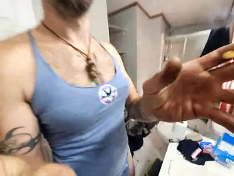 Snapshot of Bi_curious86 chatting on October 2025 05:35:02 PM Bi curious86 online show from October 2025 05:35:02 PM