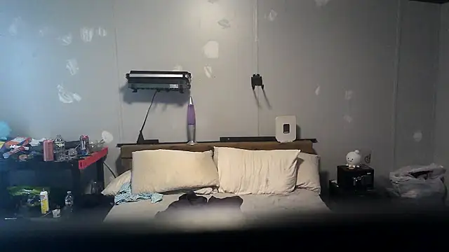 Snapshot of Bi_curious86 chatting on November 2025 02:23:01 PM Bi curious86 online show from November 2025 02:23:01 PM