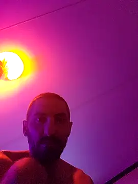 Snapshot of Bi_curious86 chatting on February 2026 01:46:01 AM Bi curious86 online show from February 2026 01:46:01 AM