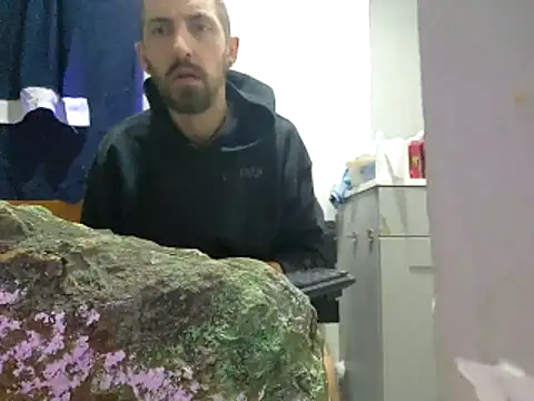 Snapshot of Bi_curious86 chatting on February 2026 09:11:02 PM Bi curious86 online show from February 2026 09:11:02 PM