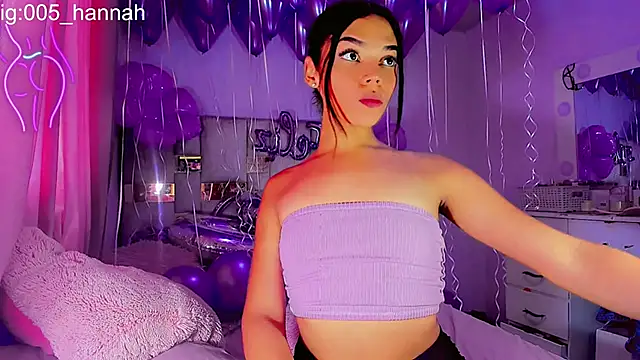 Snapshot of Hannahsmit chatting on October 2025 12:38:02 PM Hannahsmit online show from October 2025 12:38:02 PM