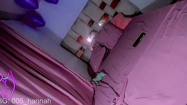 Snapshot of Hannahsmit chatting on November 2025 07:41:01 AM Hannahsmit online show from November 2025 07:41:01 AM