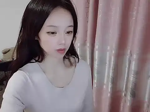 Snapshot of wwcc123 chatting on December 2025 03:53:01 PM wwcc123 online show from December 2025 03:53:01 PM