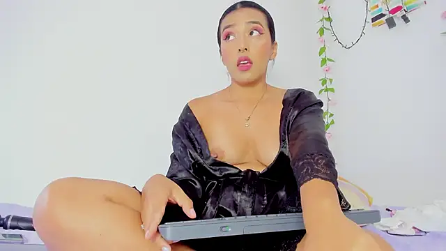 Snapshot of SamanthaJonson1 chatting on March 2025 04:13:01 PM SamanthaJonson1 online show from March 2025 04:13:01 PM